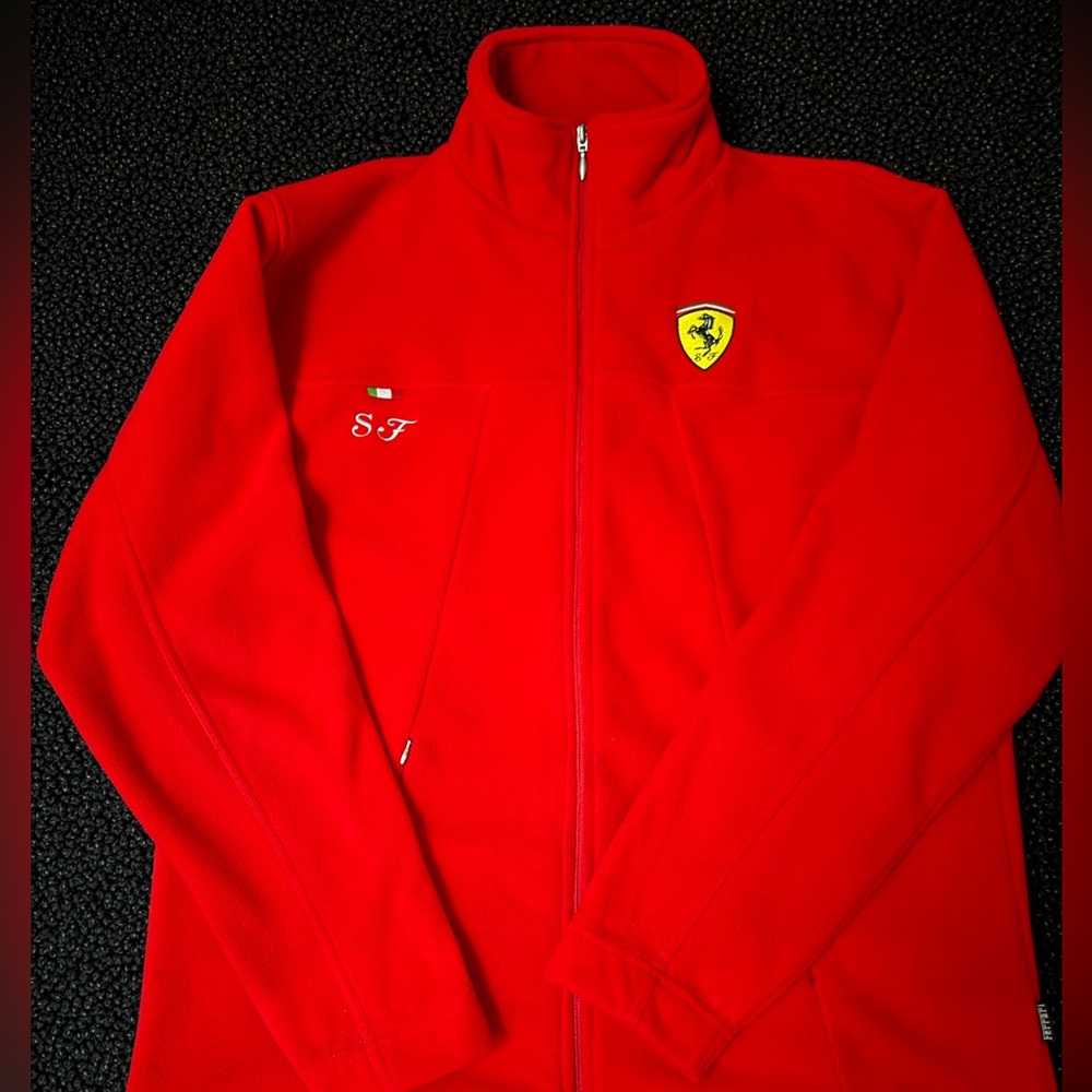Ferrari Fleece Jacket
Size L
Official Licensed Product